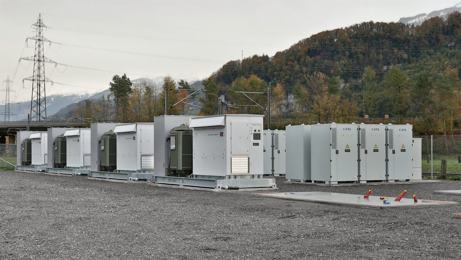 Battery energy storage system installation at a grid site